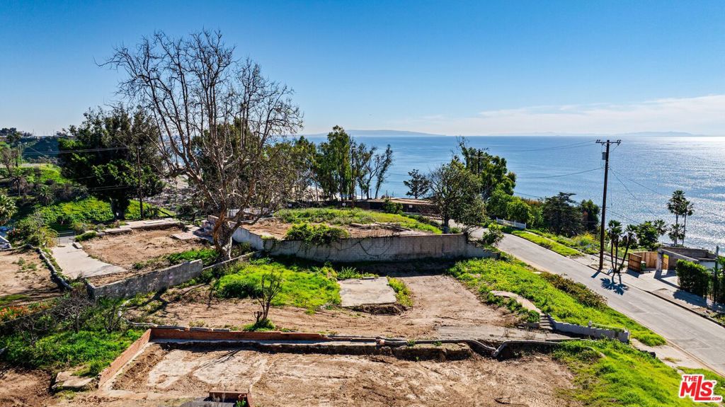 314 N Las Casas Avenue