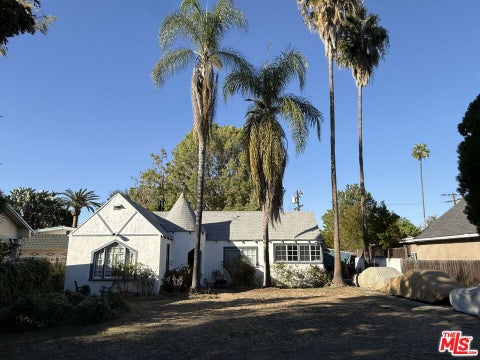 Photo of 11547 Hortense Street, Valley Village, CA 91602 (MLS # 26997525)