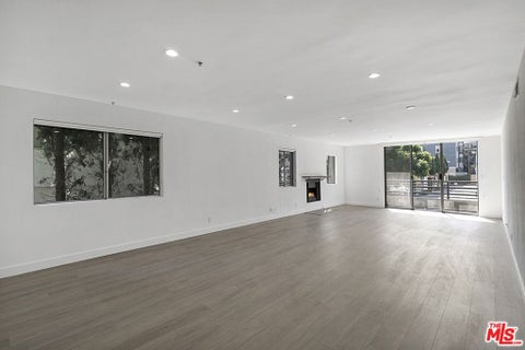 Photo of 1616 Brockton Avenue #101, Los Angeles, CA 90025 (MLS # 26868063)