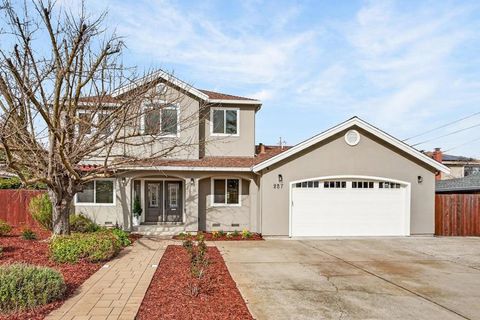 Photo of 287 Calle Lolita, Los Gatos, CA 95032 (MLS # ML82035983)