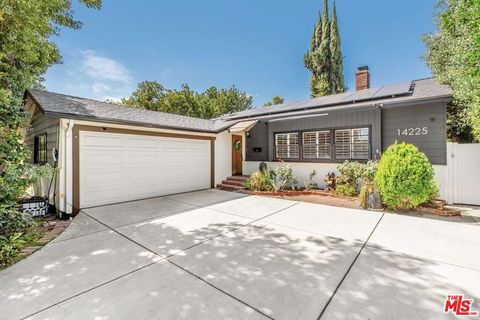Photo of 14225 Enadia Way, Van Nuys, CA 91405 (MLS # 26834129)