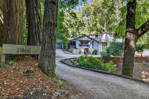 Photo of 21860 Bear Creek Way, Los Gatos, CA 95033 (MLS # ML82024386)