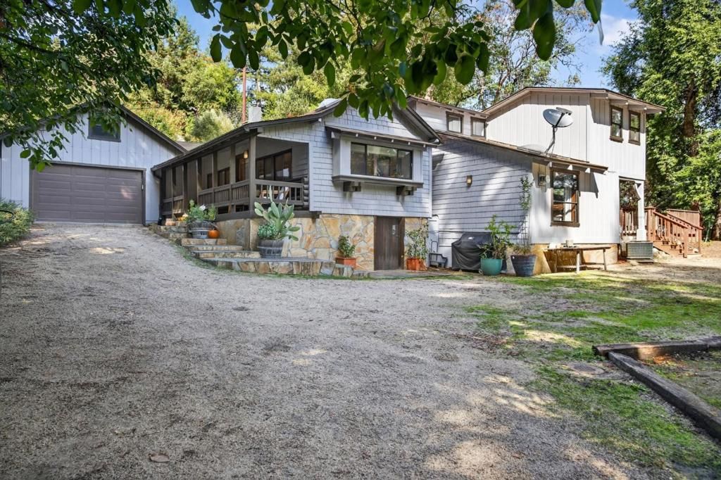 Photo of 21860 Bear Creek Way, Los Gatos, CA 95033 (MLS # ML82024386)