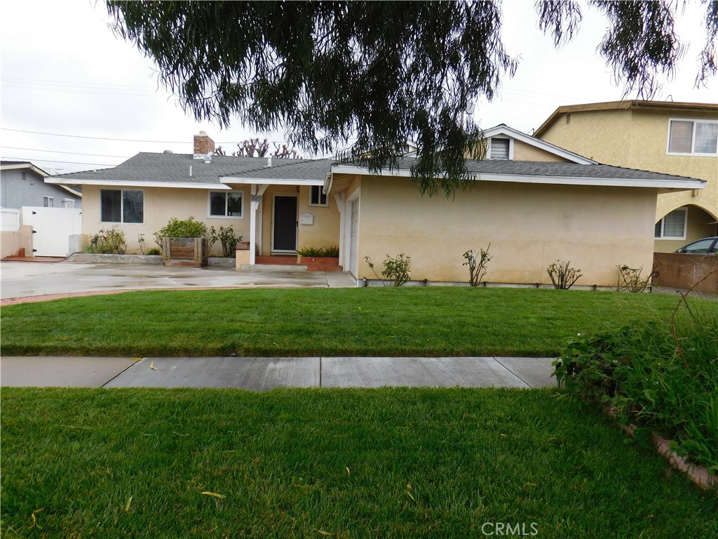 2669 W Russell Avenue