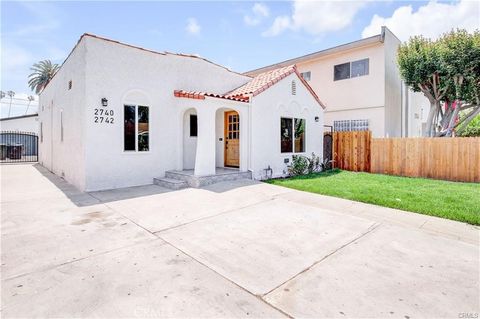 Photo of 2740 S Sycamore Ave, Los Angeles, CA 90016 (MLS # DW26081908)