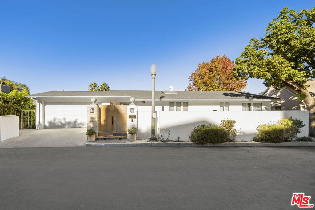 3411 Tareco Drive, Los Angeles CA 90068