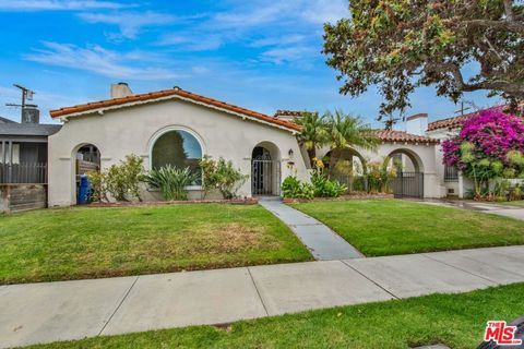 Photo of 4126 S Bronson Avenue, Los Angeles, CA 90008 (MLS # 26841495)