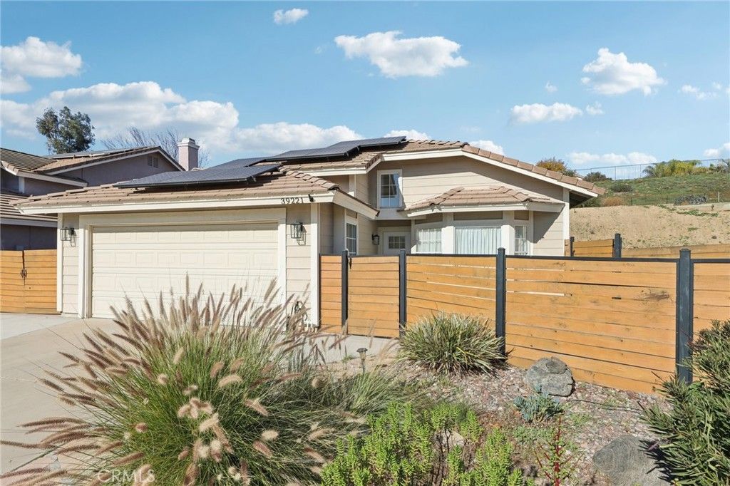 Photo of 39221 Corte Tesoro, Murrieta, CA 92563 (MLS # OC26010789)