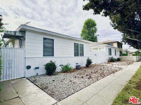 Photo of 3837 Sawtelle Boulevard, Culver City, CA 90066 (MLS # 26984683)