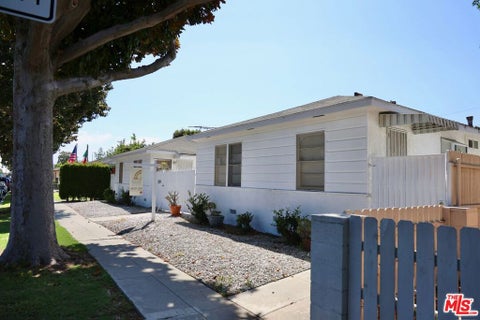 Photo of 3837 Sawtelle Boulevard, Los Angeles, CA 90066 (MLS # 26984683)