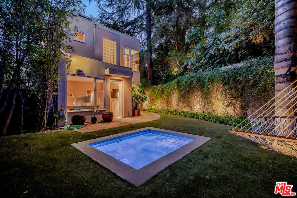 2423 Horse Shoe Canyon Road