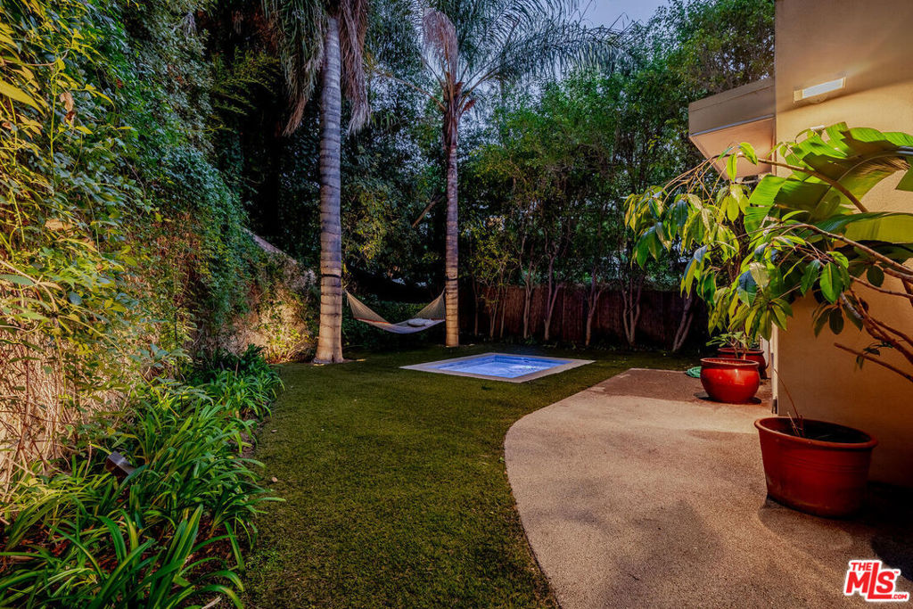 2423 Horse Shoe Canyon Road