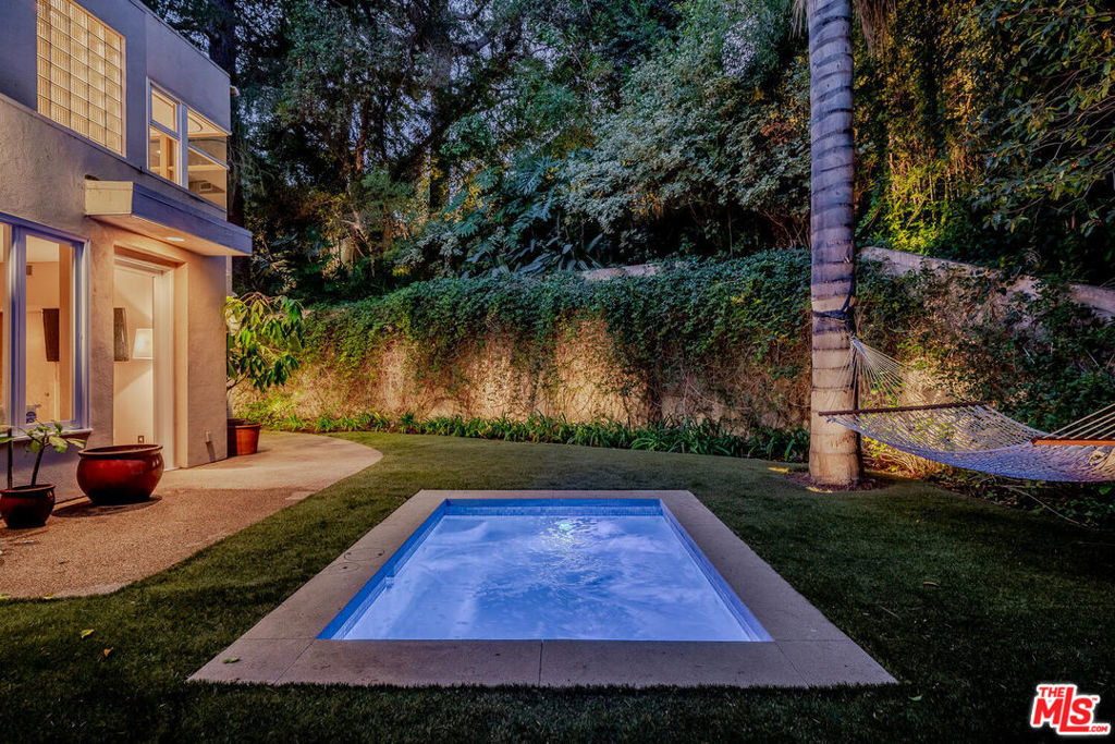 2423 Horse Shoe Canyon Road