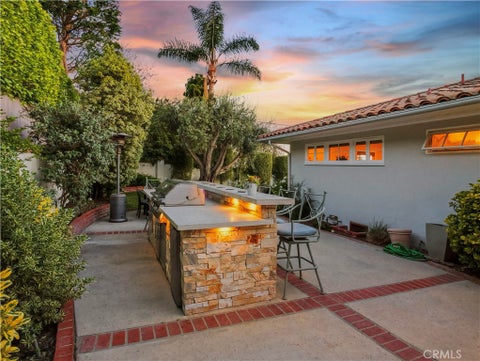 Photo of 700 Yarmouth Road RD, Palos Verdes Estates, CA 90274 (MLS # PV26105052)