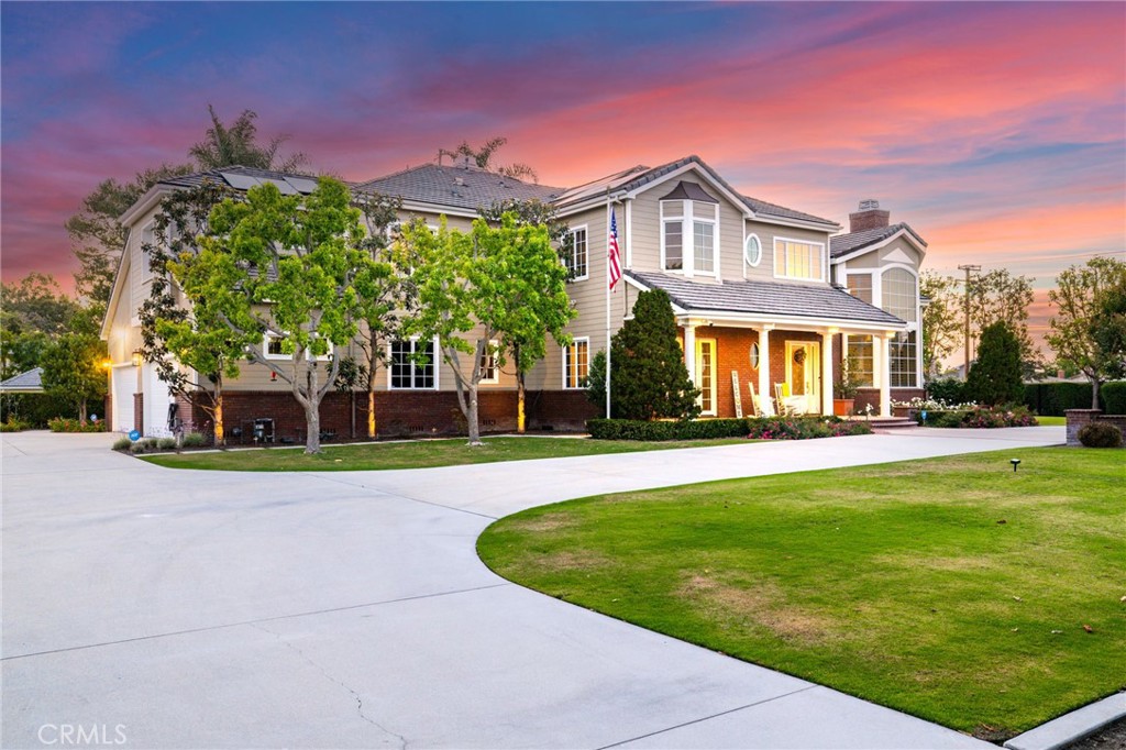 8537 Acacia Dr