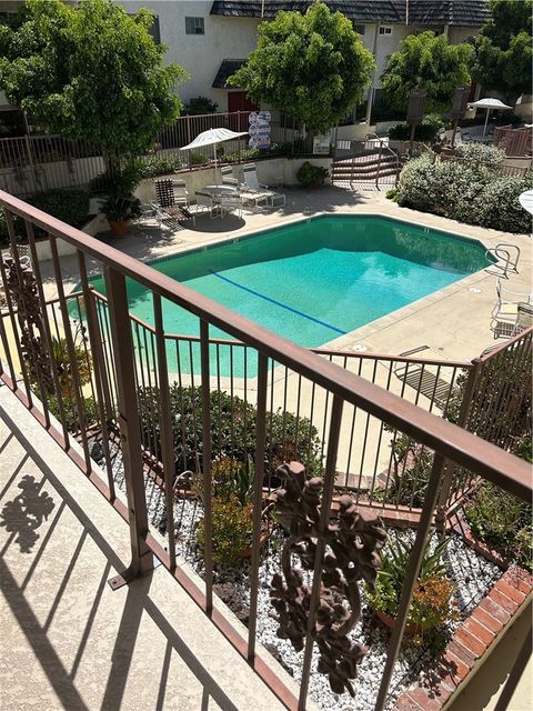 Photo of 5315 Yarmouth Ave #216, Encino, CA 91316 (MLS # SR26116519)