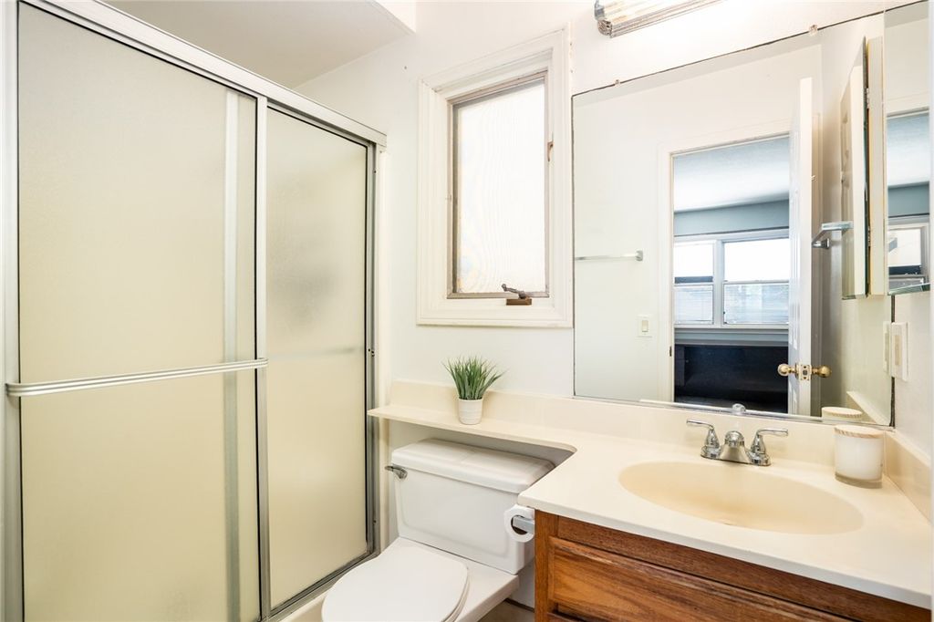 listing image 130725511122508628368
