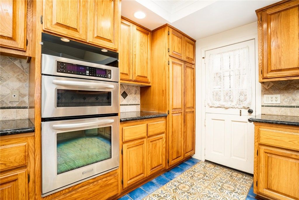 listing image 130729608886105004699