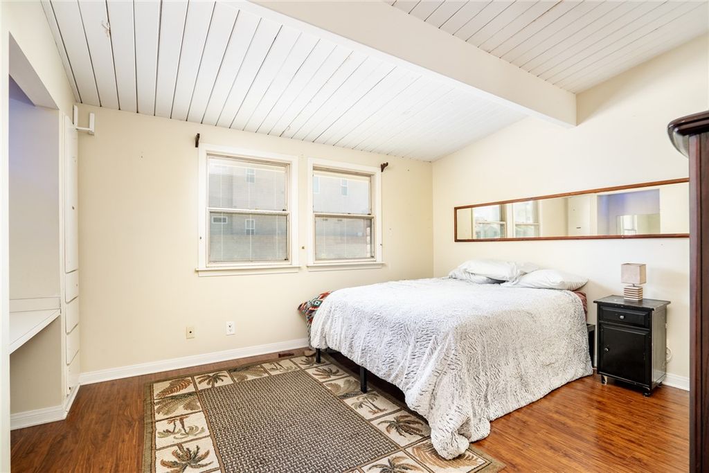 listing image 130725544837210584467