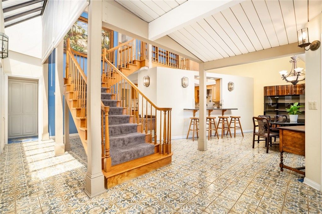 listing image 130729537065936414022