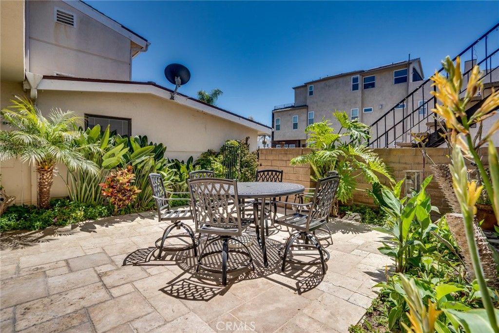 listing image 130724734293888546794