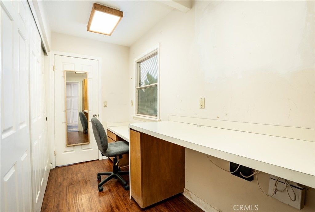 listing image 130720050018118450504