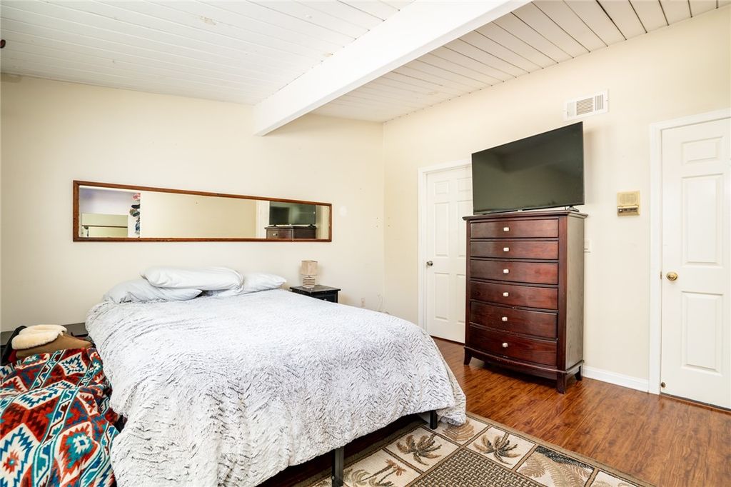 listing image 130727040712942921018