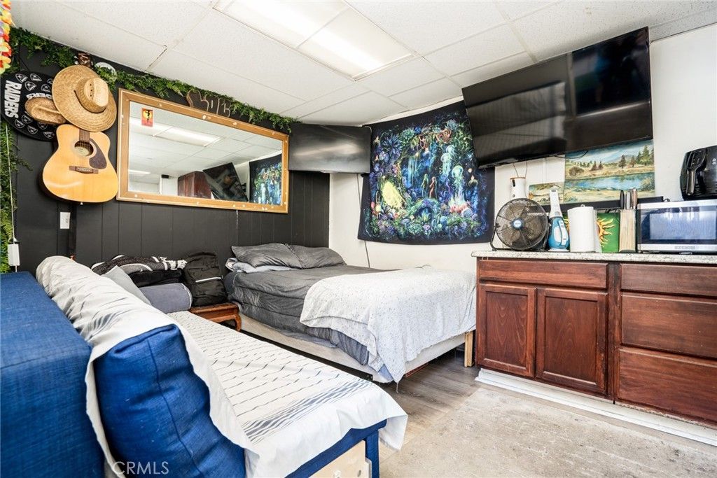 listing image 130724534907670562099