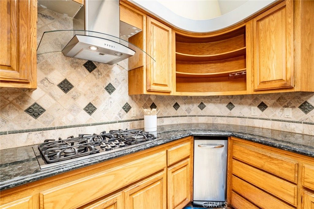 listing image 130724373662133808445