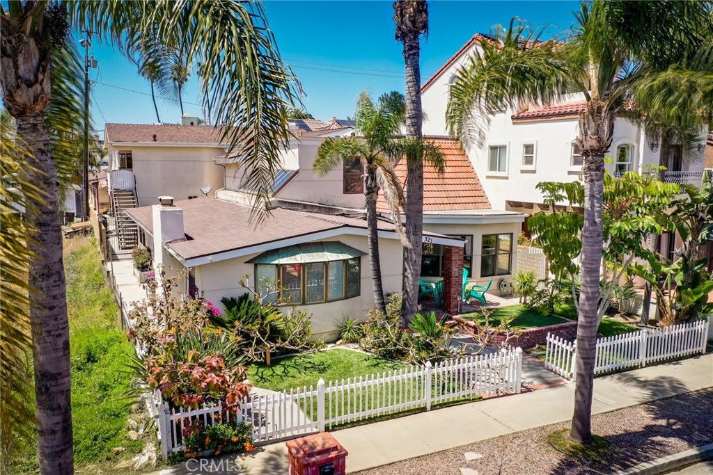 listing image 130722636353879118044