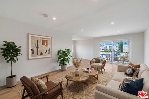 Photo of 1470 Rexford Drive #302, Los Angeles, CA 90035 (MLS # 26829755)