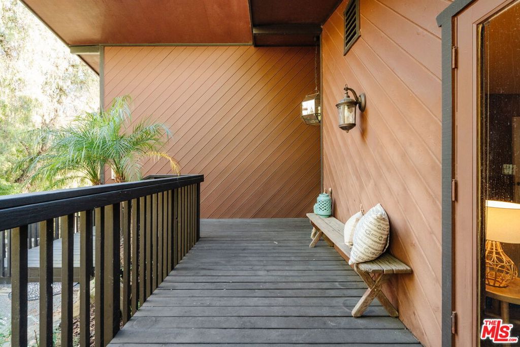 2239 Topanga Skyline Drive