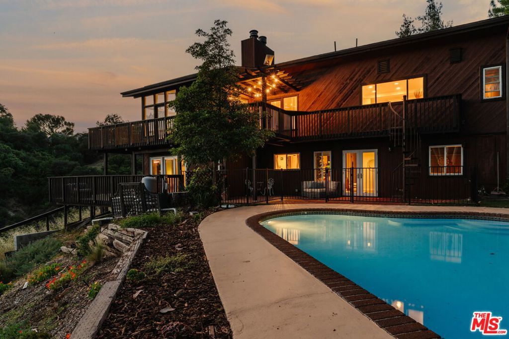 Photo of 2239 Topanga Skyline Drive, Topanga, CA 90290 (MLS # 26668481)