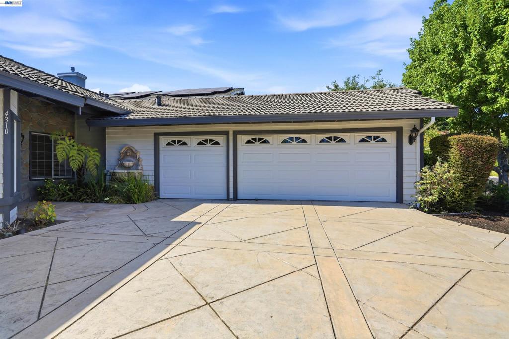 4310 Canyon Crest Rd