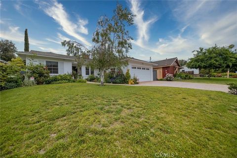 Photo of 16544 Greenleaf Street, Encino, CA 91436 (MLS # SR26035746)