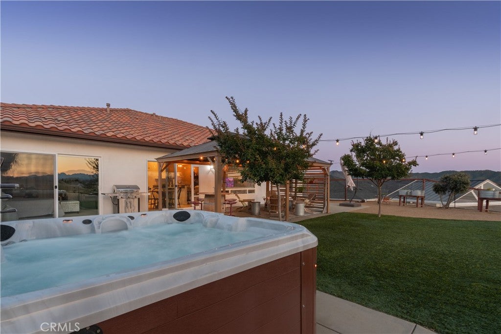 3415 Lakeside Village Drive