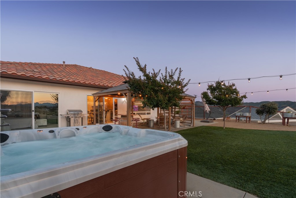 3415 Lakeside Village Drive