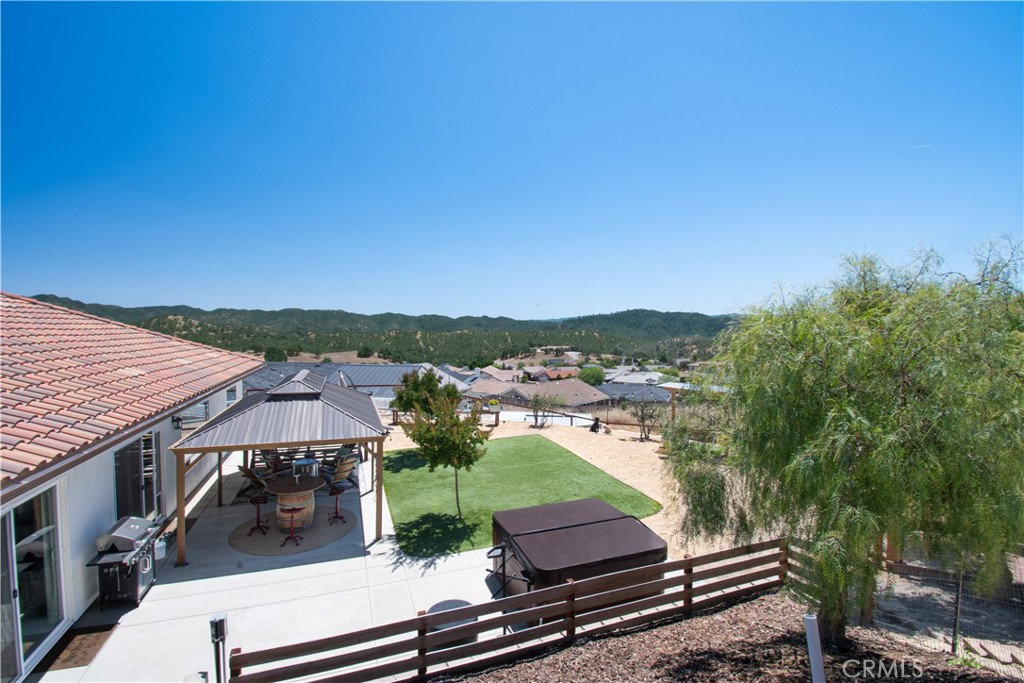 3415 Lakeside Village Drive