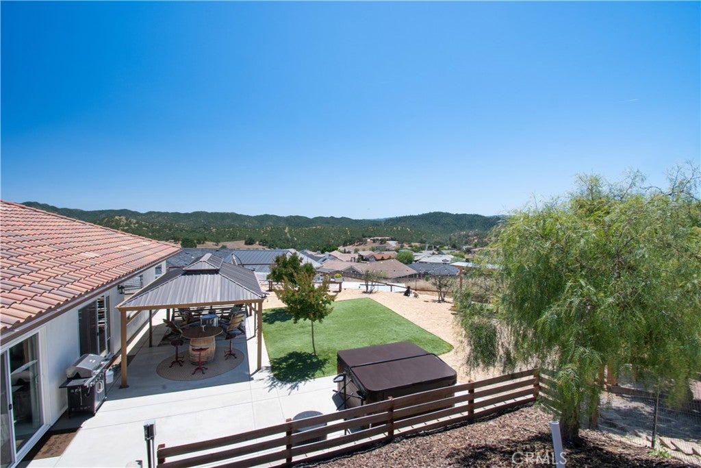 3415 Lakeside Village Drive