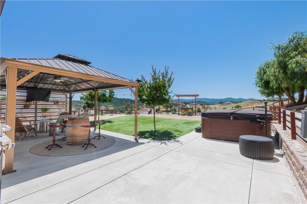 3415 Lakeside Village Drive