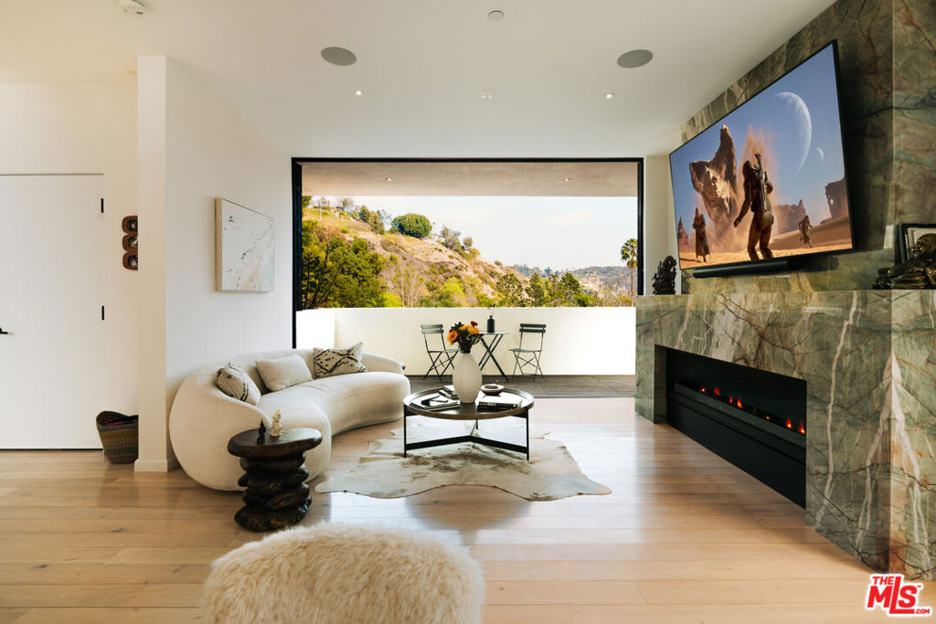 7681 Willow Glen Road