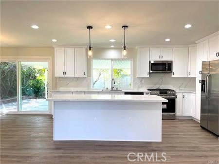 3421 Rowena Drive