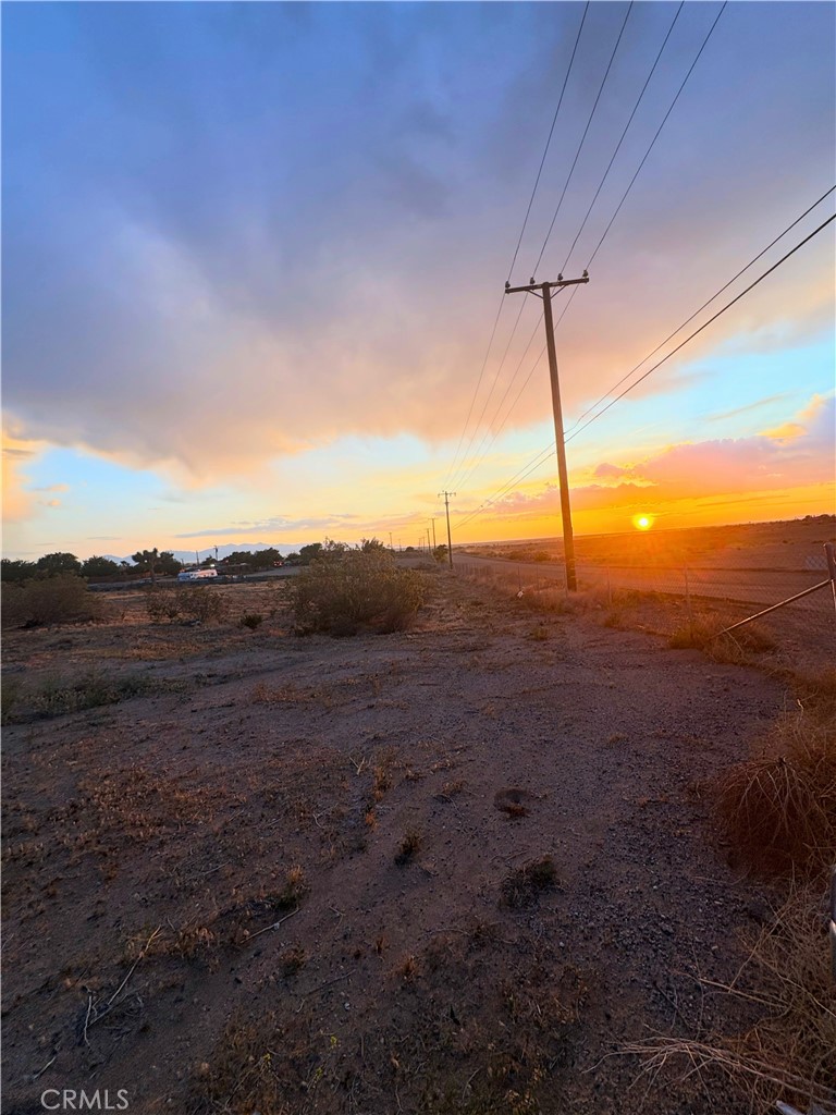 Endless Possibilities on Over 4.5 Acres!
This highly desirable parcel offers over 4.5 acres of flat, usable land—fully enclosed with a chain-link fence installed just 2 years ago. A water meter is in place and power is already connected, making it ready for your next venture! Located near shopping, dining, and quick freeway access, this property is also just minutes from BLM land, perfect for dirt bike enthusiasts, off-roaders, or anyone seeking wide open spaces to ride and explore. Whether you’re looking to build, invest, or create your own recreational retreat, this unique piece of land checks all the boxes.