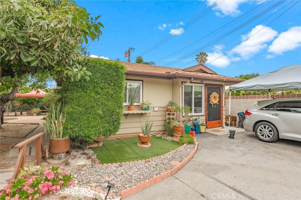 815 S Lark Ellen Avenue