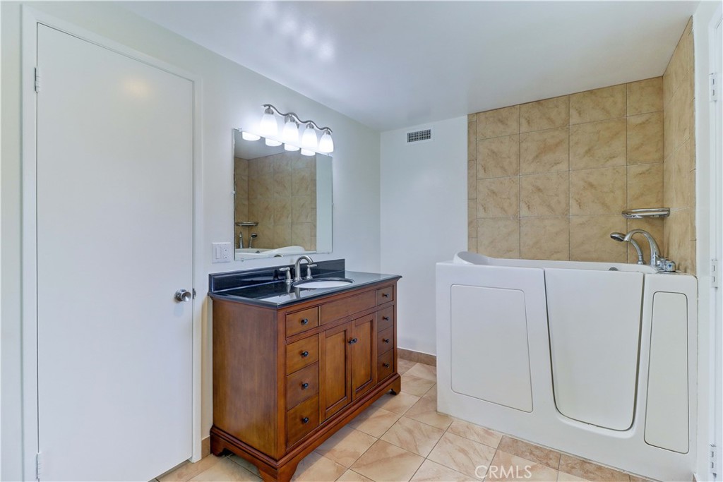 Prestige (17) Tr 6181 (PRES6) - Residential