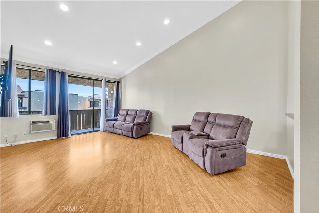 4170 Elm Avenue 304