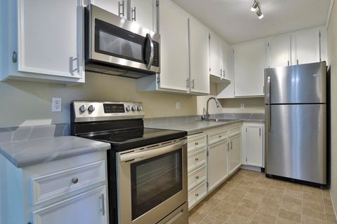 Photo of 2820 N Arcadia Court #B208, Palm Springs, CA 92262 (MLS # 219147561DA)