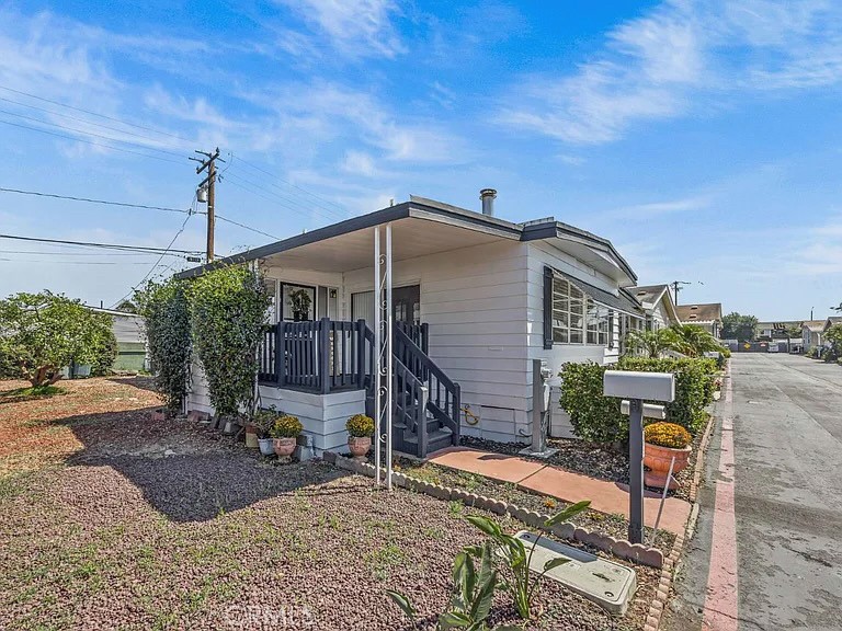 16444 Bolsa Chica 26