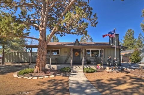 Photo of 437 San Martin, Big Bear City, CA 92314 (MLS # IG26056220)