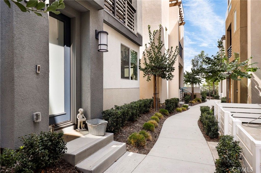 Photo of 1642 W Saratoga Lane, San Pedro, CA 90732 (MLS # SB26024229)